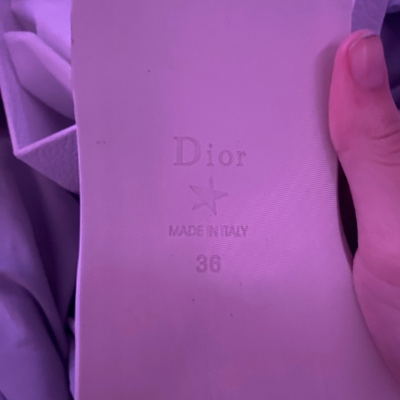 Beautiful dior slides worn maybe twice. Perfect condition comes with box&invoice - Picture 2 of 4